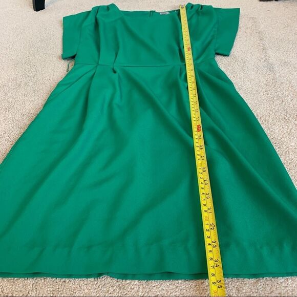 Eliza J Green Drape Sleeve Pleated Missy Sheath Waist Dress Size 4 - Picture 13 of 16